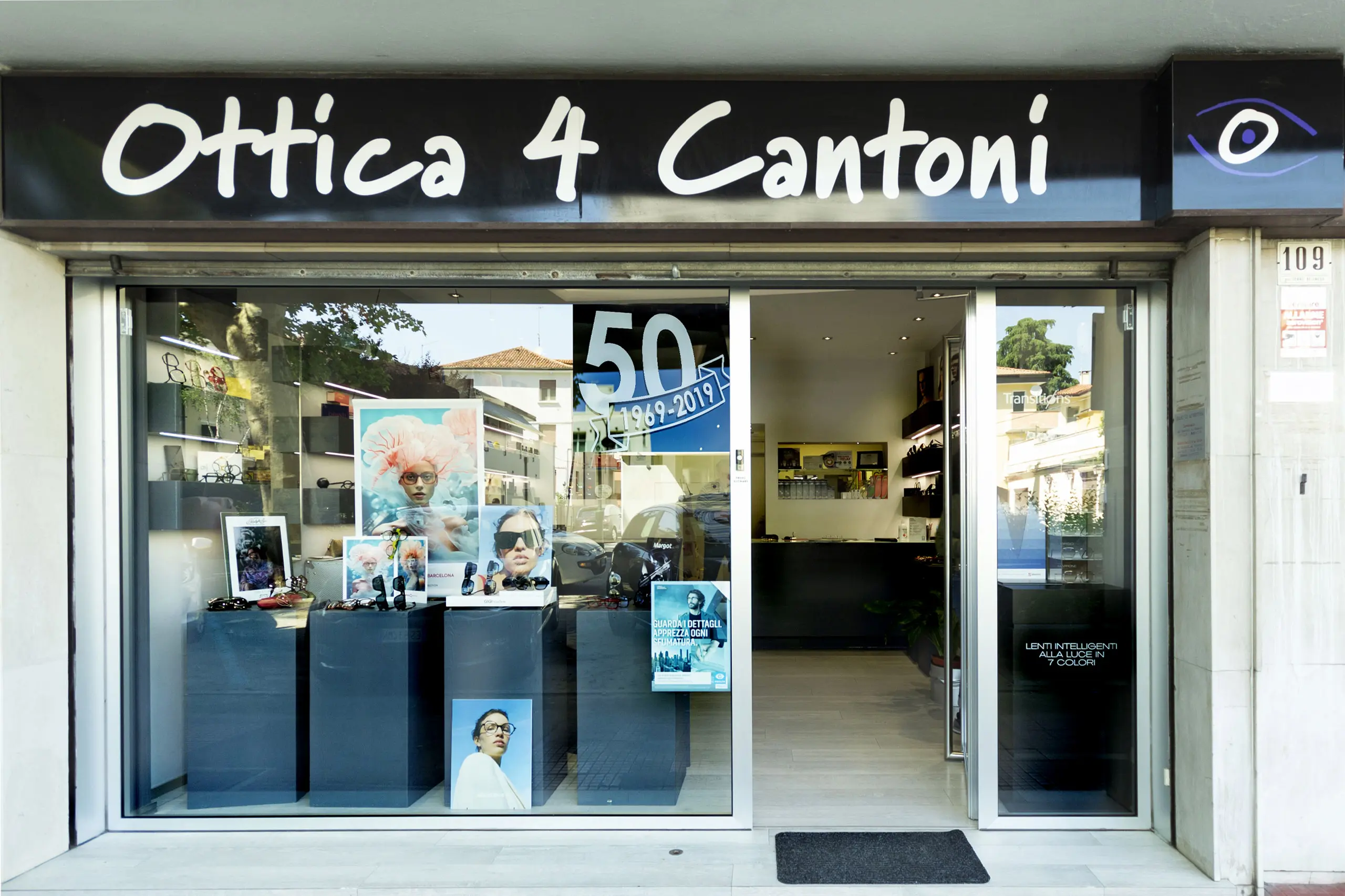La vetrina storica di Ottica 4 Cantoni in Via Torre Belfredo a Mestre